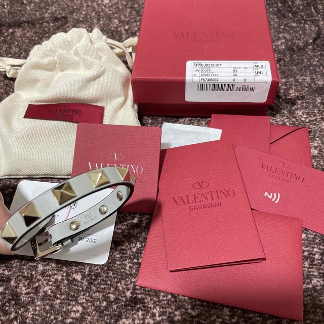 VALENTINO 新品　ブレスレット