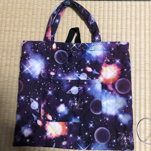 手さげカバン　絵本袋　宇宙柄　 ハンドメイドのキッズ/ベビー(バッグ/レッスンバッグ)の商品写真