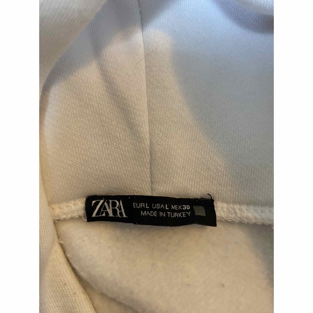 ZARA(ザラ)のZARA ザラ　クロップドパーカー　ホワイトパーカー レディースのトップス(パーカー)の商品写真