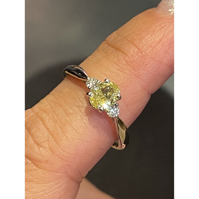 ファンシーインテンスイエローダイヤモンド　リング　0.5ct up レディースのアクセサリー(リング(指輪))の商品写真