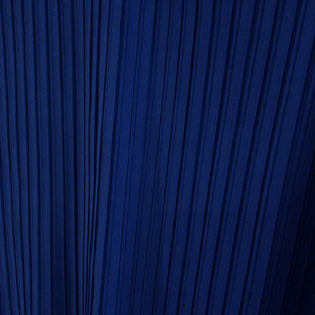 Ballsey(ボールジィ)のBallsey コバルトブルー プリーツ加工 カットソー レディースのトップス(シャツ/ブラウス(半袖/袖なし))の商品写真