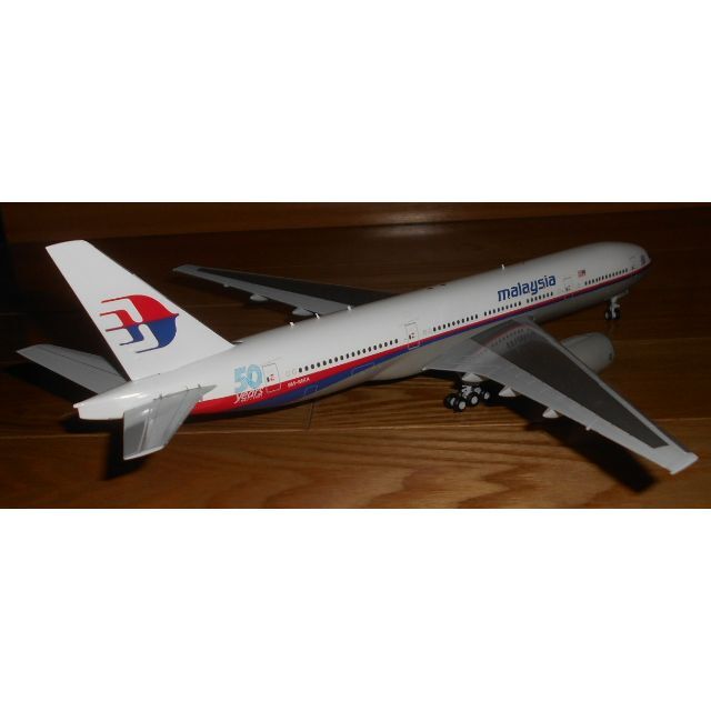 JCウイングス　1/200　マレーシア航空　B777-200ER　9M-MRA