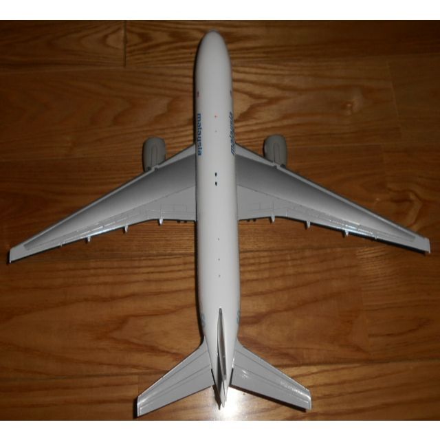 JCウイングス　1/200　マレーシア航空　B777-200ER　9M-MRA