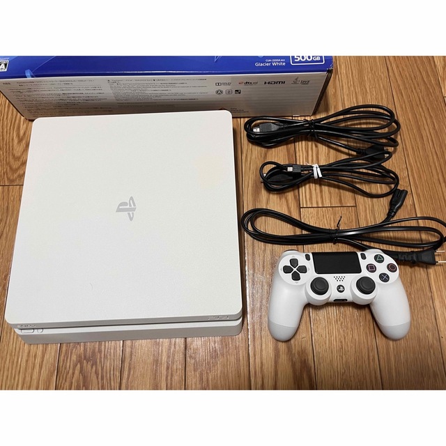 PlayStation(プレイステーション)のSONY PLAY STATION4 Glacier White 500GB エンタメ/ホビーのゲームソフト/ゲーム機本体(家庭用ゲーム機本体)の商品写真