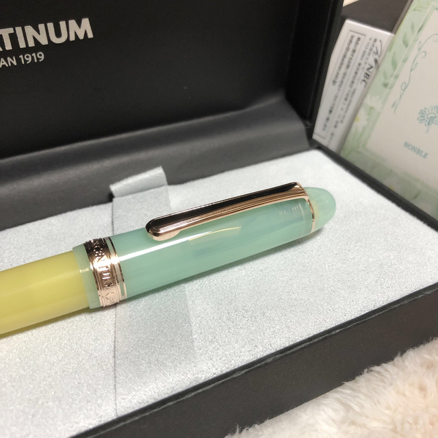 ☆限定 新品未使用 プラチナ 万年筆 Nonble カモミールティー ニブF