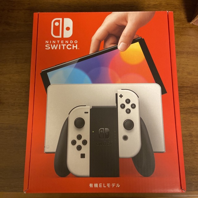 Nintendo Switch(ニンテンドースイッチ)のNintendo  Switch  本体 有機EL ホワイト　新品　未開封 エンタメ/ホビーのゲームソフト/ゲーム機本体(家庭用ゲーム機本体)の商品写真