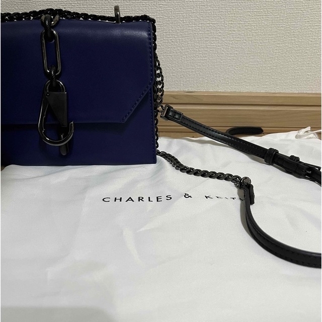 Charles and Keith(チャールズアンドキース)のチャールズ&キース　チェーンミニバッグ レディースのバッグ(ショルダーバッグ)の商品写真