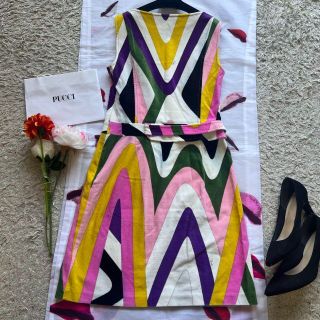 【美品】EMILIO PUCCI プッチ柄ワンピース ノースリーブ 膝丈 ピンク