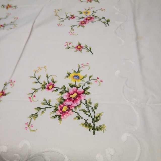 お値下げ戸塚刺繍 テーブルクロスの通販 by ひいば's shop|ラクマ