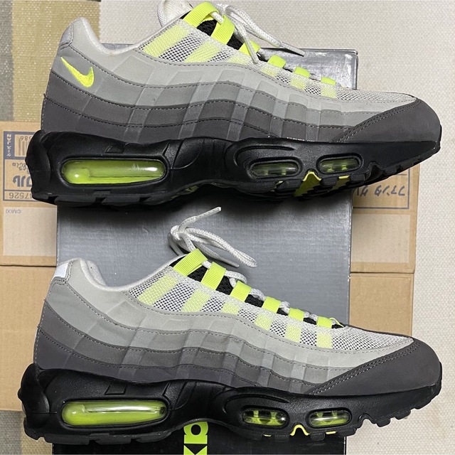 NIKE(ナイキ)のNIKE AIR MAX 95 OG イエローグラデ メンズの靴/シューズ(スニーカー)の商品写真