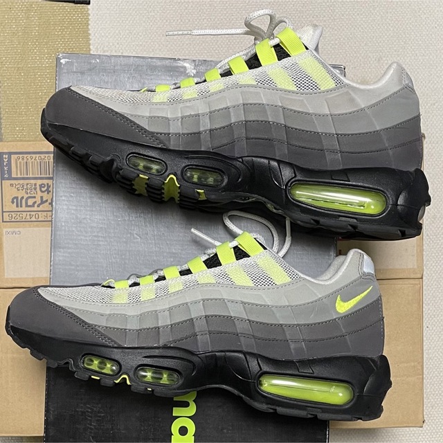 NIKE(ナイキ)のNIKE AIR MAX 95 OG イエローグラデ メンズの靴/シューズ(スニーカー)の商品写真