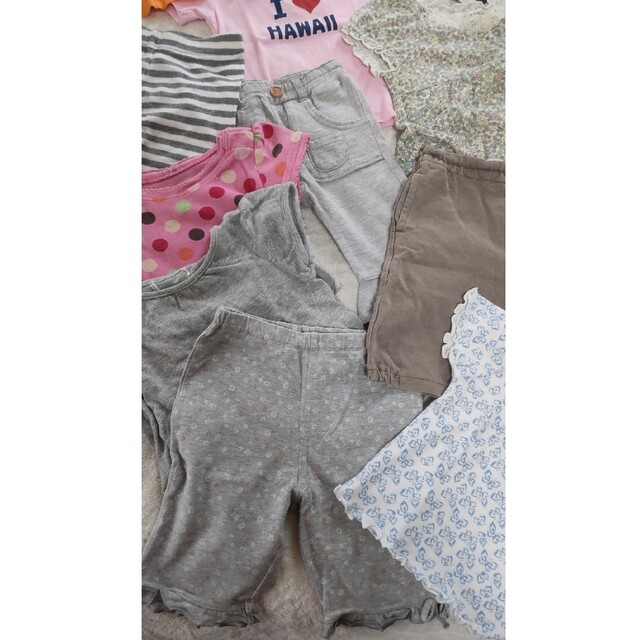 babyGAP(ベビーギャップ)の①　80　女の子　まとめ売り キッズ/ベビー/マタニティのベビー服(~85cm)(Ｔシャツ)の商品写真