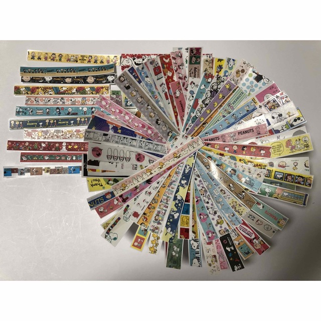 スヌーピー　マスキングテープ　104枚 インテリア/住まい/日用品の文房具(テープ/マスキングテープ)の商品写真