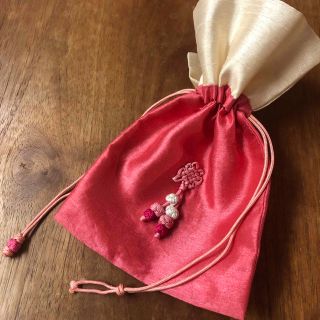 美品　巾着　シルク　ピンク(ポーチ)