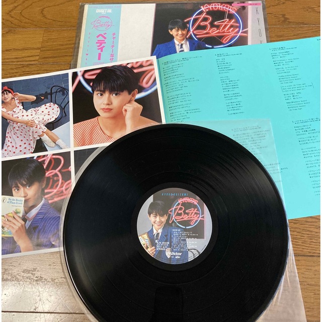 Victor(ビクター)の小泉今日子　レコード　4枚セット エンタメ/ホビーのCD(ポップス/ロック(邦楽))の商品写真