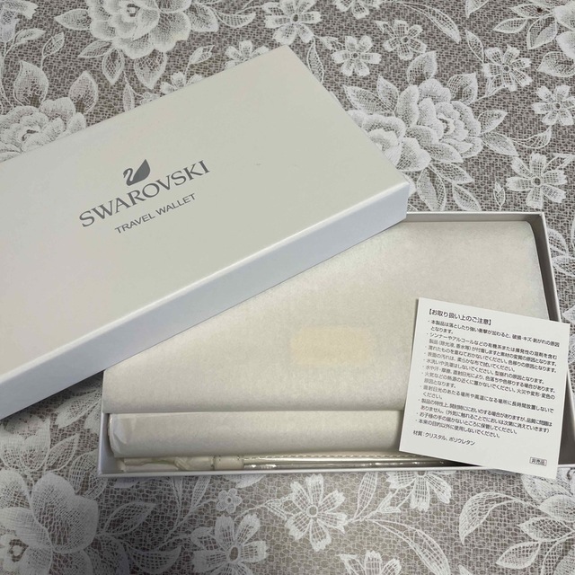 SWAROVSKI(スワロフスキー)のスワロフスキー　トラベルウォレット　財布 レディースのファッション小物(財布)の商品写真