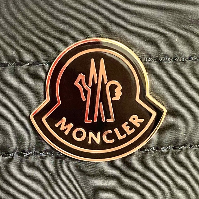 MONCLER(モンクレール)のMONCLER モンクレール ナイロン ポーチ ブラック 黒 レディースのファッション小物(ポーチ)の商品写真