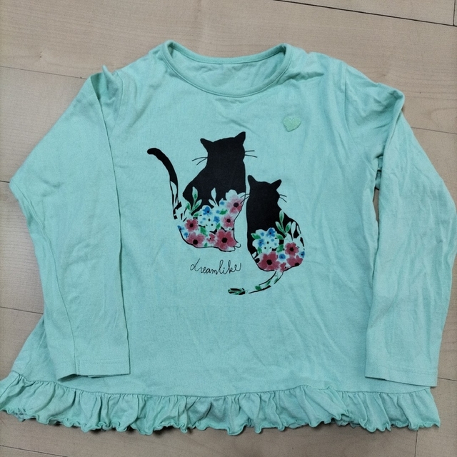ベルメゾン(ベルメゾン)のベルメゾン　猫　長袖Ｔシャツ　140 キッズ/ベビー/マタニティのキッズ服女の子用(90cm~)(Tシャツ/カットソー)の商品写真