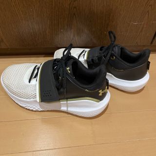 アンダーアーマー(UNDER ARMOUR)のUNDERARMOUR バスケットシューズ(シューズ)