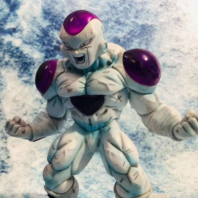 ドラゴンボール　 フリーザ　18cm PVC製品  フィギュア