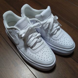 ナイキ(NIKE)の❤kazy様専用❤お値下！ナイキスニーカー　コートビジョン白(スニーカー)