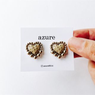 No.2 new♥️ベージュハートピアス/イヤリング/蝶バネ【goldビーズ