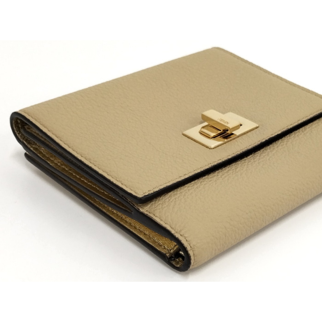 FENDI - FENDI ピーカブー セレリア フォールド ウォレット 二 FENDI - FENDI ピーカブー セレリア フォールド ウォレット 二