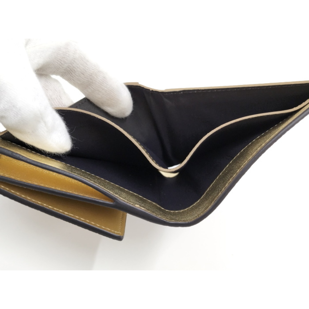 FENDI - FENDI ピーカブー セレリア フォールド ウォレット 二 FENDI - FENDI ピーカブー セレリア フォールド ウォレット 二