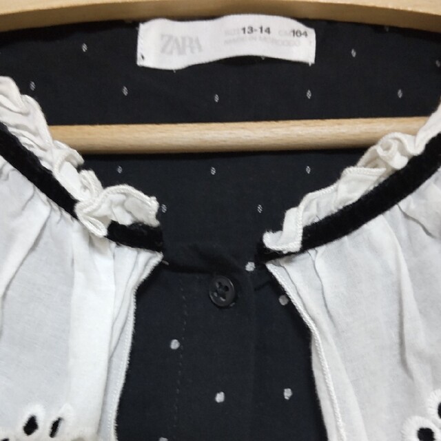 ZARA KIDS(ザラキッズ)のフリルブラウス　ザラキッズ１６４センチ キッズ/ベビー/マタニティのキッズ服女の子用(90cm~)(ブラウス)の商品写真