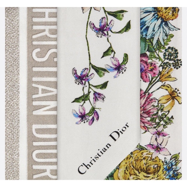 Christian Dior(クリスチャンディオール)の新品 Dior ディオール D-FLORAL ミッツァ スカーフ  レディースのファッション小物(バンダナ/スカーフ)の商品写真