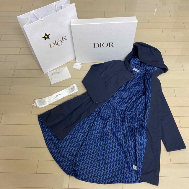 baby Dior(ベビーディオール)のbaby DIOR キッズ　パーカー　13歳　美品 キッズ/ベビー/マタニティのキッズ服女の子用(90cm~)(コート)の商品写真