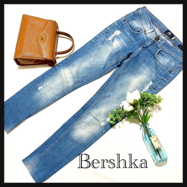 Bershka(ベルシュカ)のBershka ダメージ　スキニー　まとめ買いお買い得 レディースのパンツ(デニム/ジーンズ)の商品写真