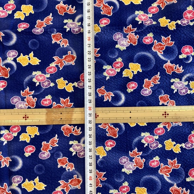 和柄✨金魚と朝顔と水玉柄✨紫紺地✨可愛い✨100cm✨綿リップル生地✨生地ハギレ