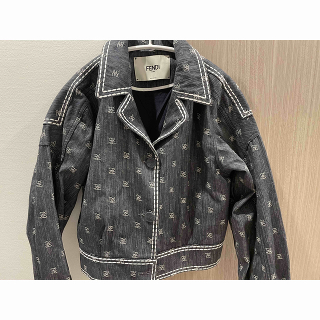 美品】Fendiフェンディ デニムジャケット 刺繍ロゴ 新しいエルメス www