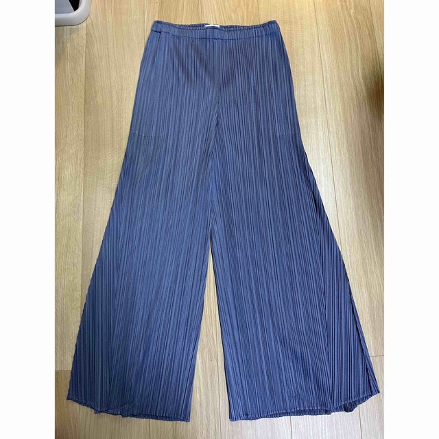 Pleats Please パンツ 定番スタイル、22年11月の色 【SEAL限定商品