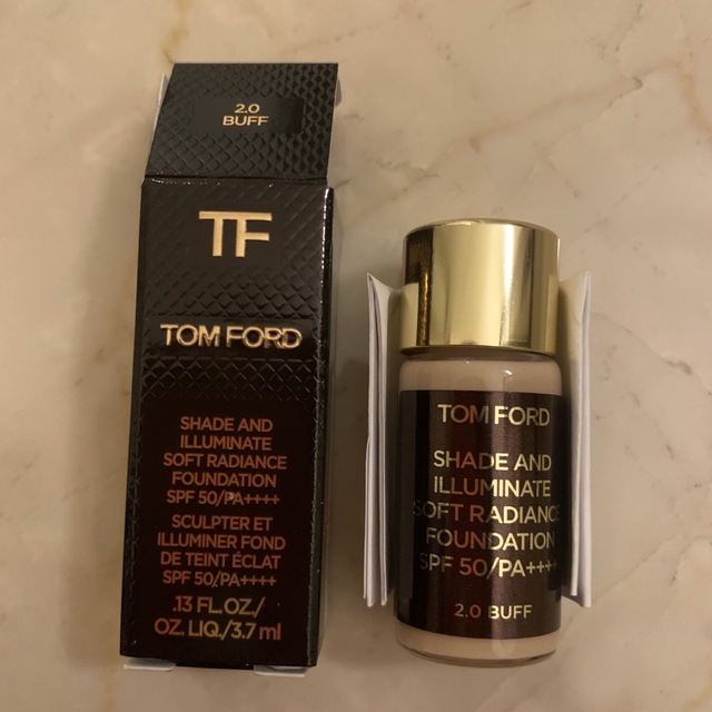 TOM FORD(トムフォード)のトムフォード シェイド アンド イルミネイト ソフト ラディアンス ファンデ コスメ/美容のベースメイク/化粧品(ファンデーション)の商品写真