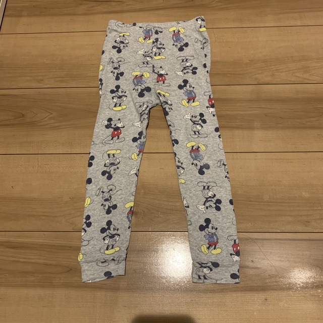 babyGAP(ベビーギャップ)のGAP ミッキー  セットアップ　ロンT 長袖　長ズボン　100cm 3T キッズ/ベビー/マタニティのキッズ服男の子用(90cm~)(パジャマ)の商品写真