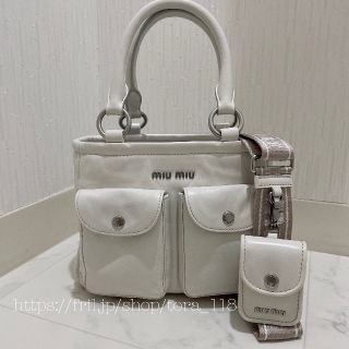 ミュウミュウ(miumiu)のmiumiu♡ロゴ　ハンドバッグ  2way(ハンドバッグ)