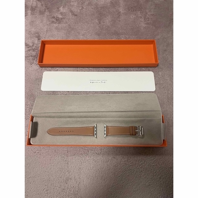 Hermes(エルメス)の新品未使用 Apple Watch HERMES レザー ゴールド ベージュ レディースのファッション小物(腕時計)の商品写真