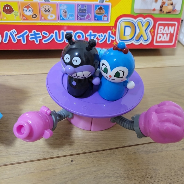 BANDAI(バンダイ)の磁石でパチッと! ひらめきキューブ アンパンマンごうとバイキンUFOセットDX キッズ/ベビー/マタニティのおもちゃ(積み木/ブロック)の商品写真