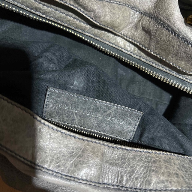 BALENCIAGA バレンシアガ ジャイアントシティ カーダシアン 最新発見