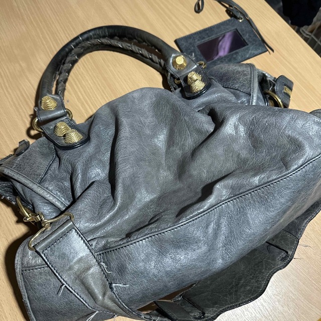 BALENCIAGA バレンシアガ ジャイアントシティ カーダシアン 最新発見