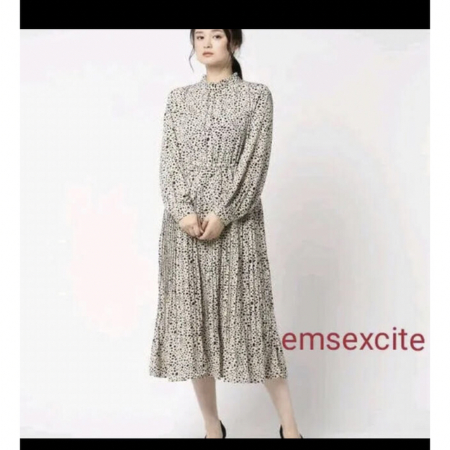EMSEXCITE 新品タグ付き emsexcite ワンピース Mの通販 by ayu|エムズエキサイトならラクマ Emsexcite ワンピース