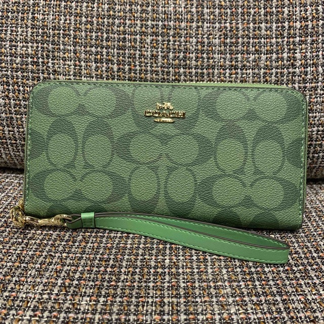 COACH(コーチ)のコーチ　長財布　4452  グリーンシグネチャー レディースのファッション小物(財布)の商品写真