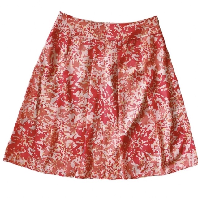 VOICEMAIL(ヴォイスメール)のマトリーチェ バイ ヴォイスメールピンク系総柄春スカート38 レディースのスカート(ひざ丈スカート)の商品写真