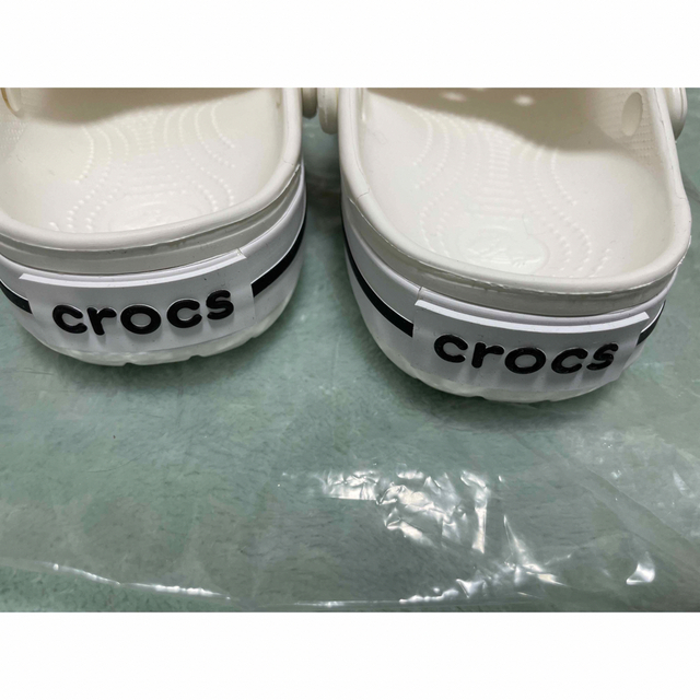 crocs(クロックス)の【試着のみ】最終お値下げです！クロックス　白 レディースの靴/シューズ(サンダル)の商品写真