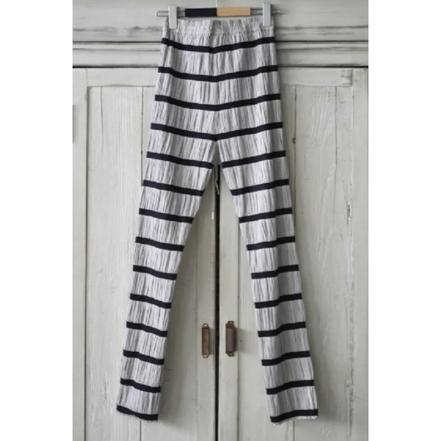 jonnlynx(ジョンリンクス)のpelleq Shirring striped trousers レディースのパンツ(カジュアルパンツ)の商品写真