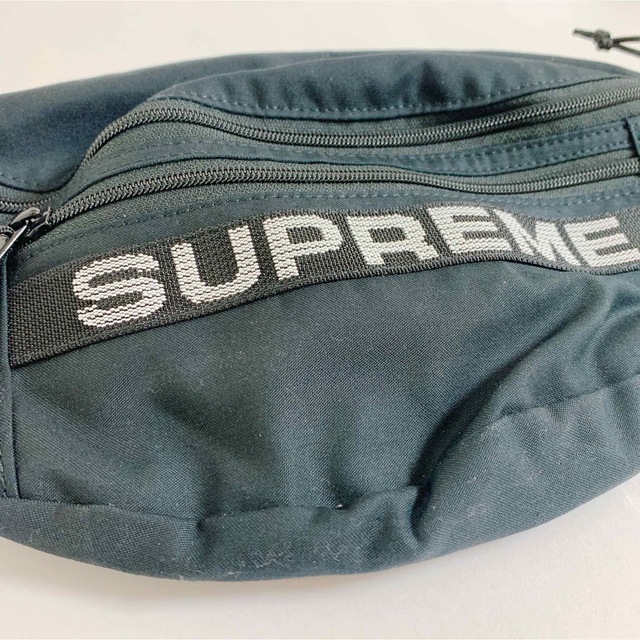 Supreme(シュプリーム)の黒 シュプリーム フィールドウエストバッグ Field Waist Bag メンズのバッグ(ウエストポーチ)の商品写真