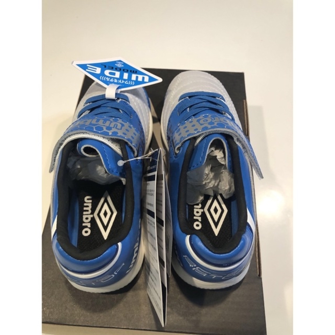 UMBRO(アンブロ)の【新品】アンブロ アクセレイター SB JR WIDE キッズ/ベビー/マタニティのキッズ靴/シューズ(15cm~)(スニーカー)の商品写真