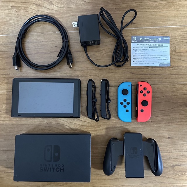 Nintendo Switch(ニンテンドースイッチ)のNintendo Switch バッテリー強化版 エンタメ/ホビーのゲームソフト/ゲーム機本体(家庭用ゲーム機本体)の商品写真